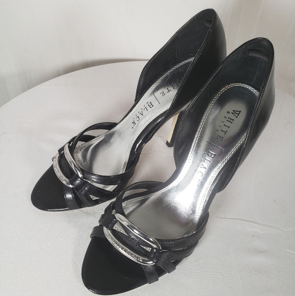 White House Black Market Black Leather Open Toe 3 Inch Heels Sz 6 - Picture 1 of 9